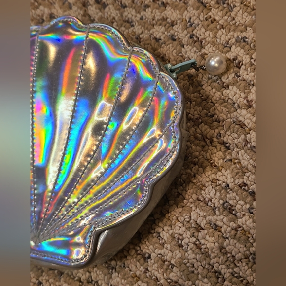 Gymboree Holographic Shell Wristlet - Picture 2 of 5